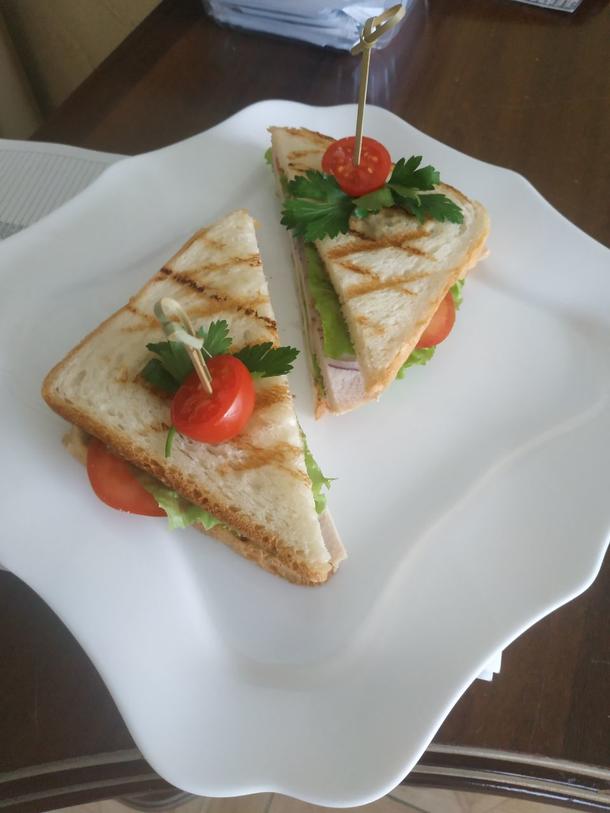 Мини-сэндвич с индейкой и болгаским перцем