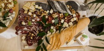 Фуршетный сет стандарт с горячими закусками на 16-20 персон