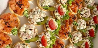 Ассорти закусок и канапе на 15-20 персон